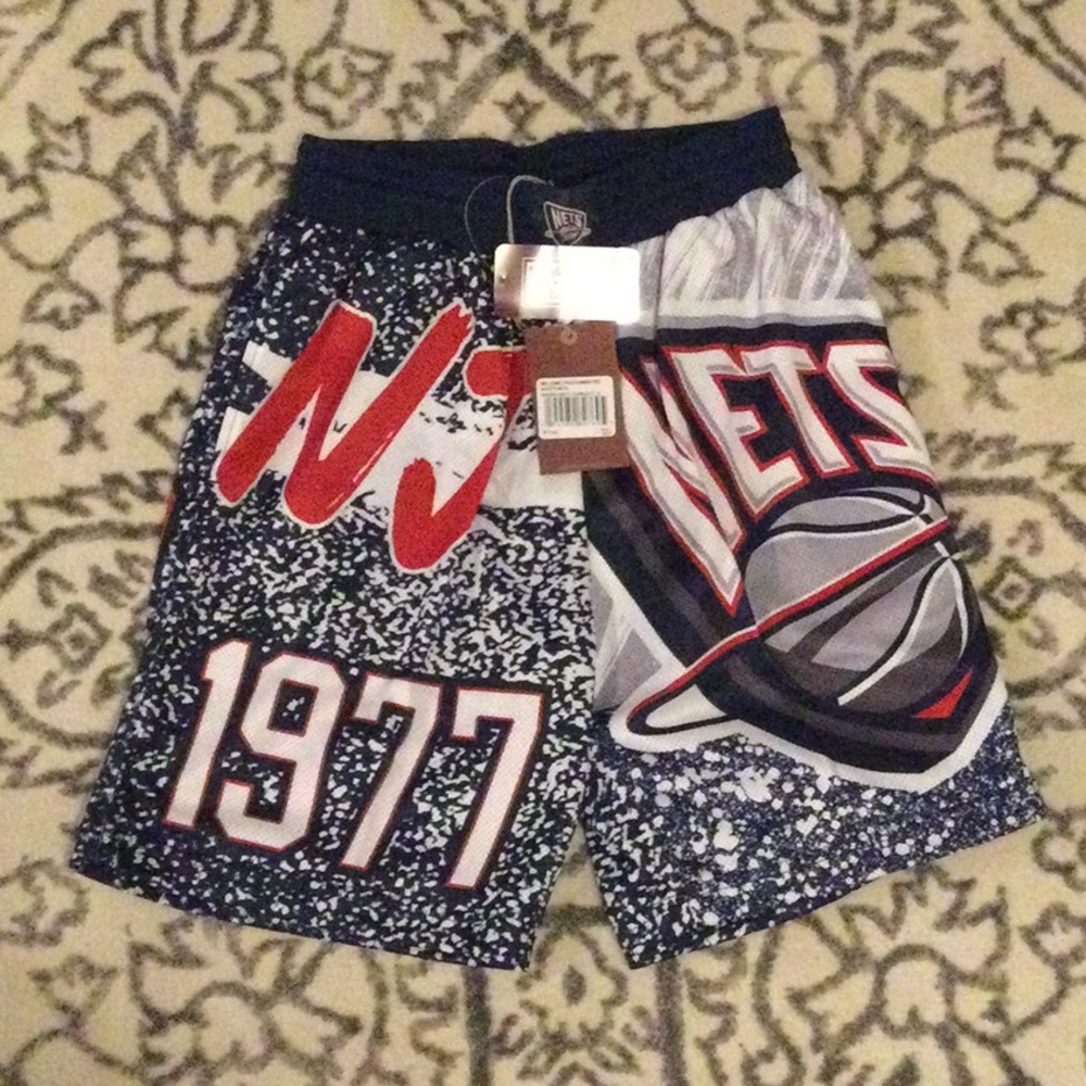 Mitchell & Ness New Jersey Nets JUMBOTRON Mesh Shorts men’s size small